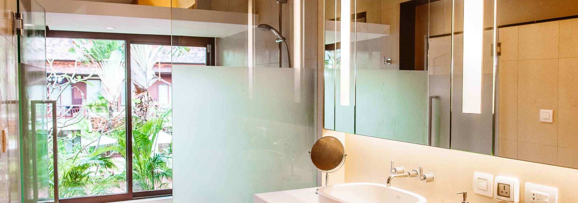 badkamer-deluxe-regency-kamer-chaweng-regent-beach-resort-samui-thailandtravel