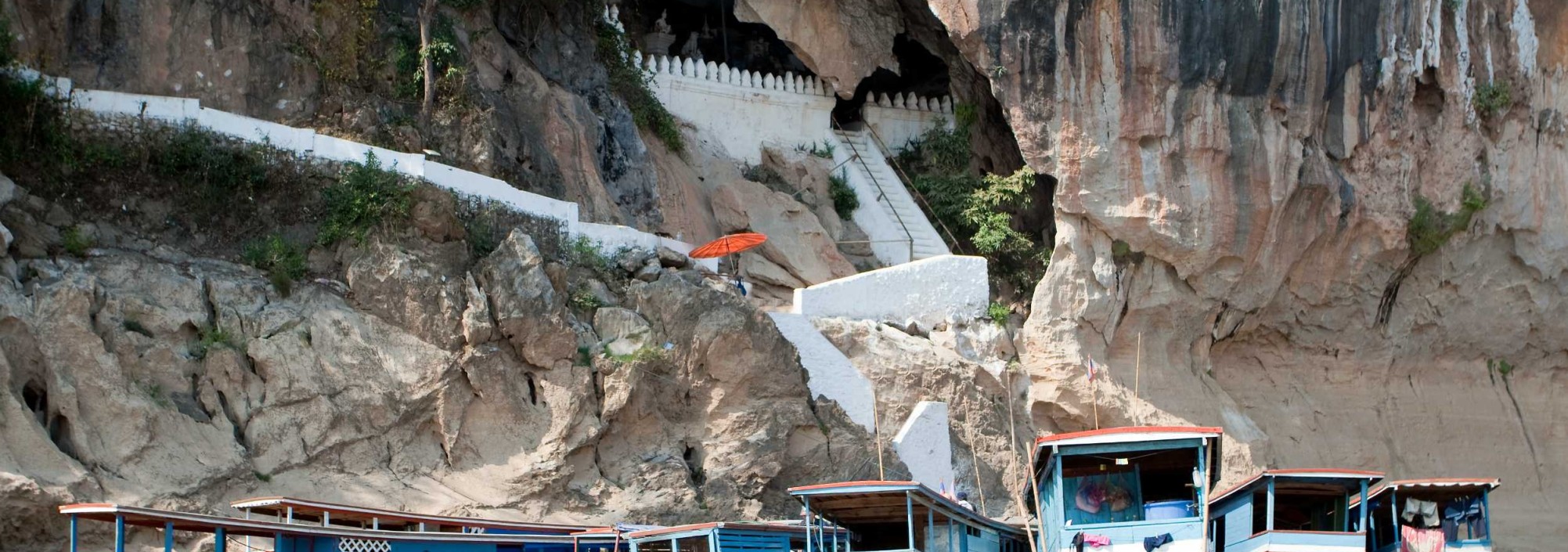 pak-ou-caves-grotten-mekong-laos-thailandtravel