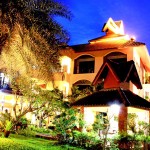 phoomthai-garden-hotel-phrae-tuin-avond-thailandtravel