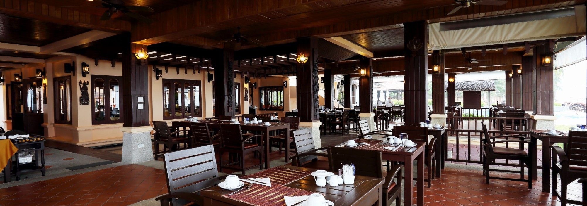 restaurant-mukdara-beach-villa-spa-resort-khao-lak-1-