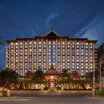 shangri-la-chiang-mai-hotel-exterior-front-view-night-thailandtravel
