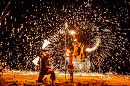 vuurshow-koh-chang-paradise-resort-thailand-travel