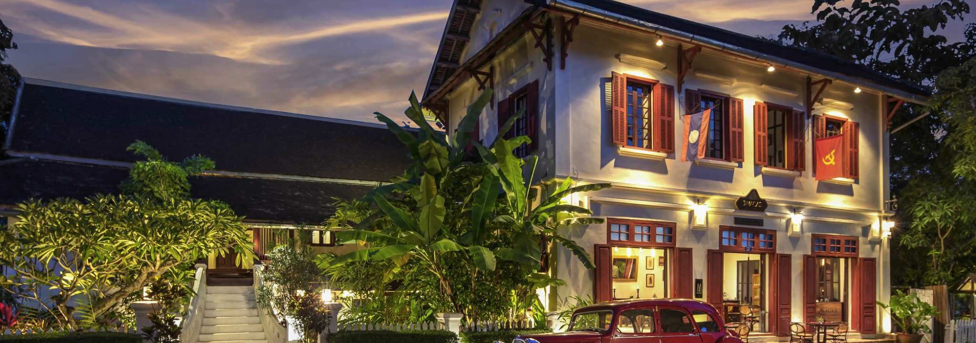 3-nagas-luang-prabang