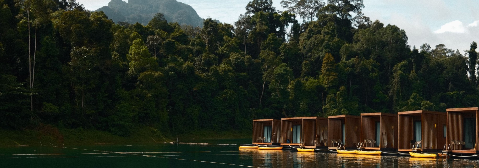 360-issara-floating-resort-khao-sok-thailandtravel