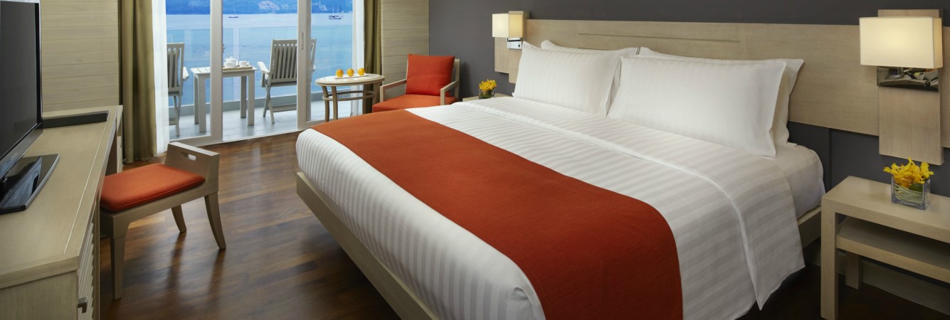 amari-phuket-superior-ocean-facing-kingsize-view-thailandtravel