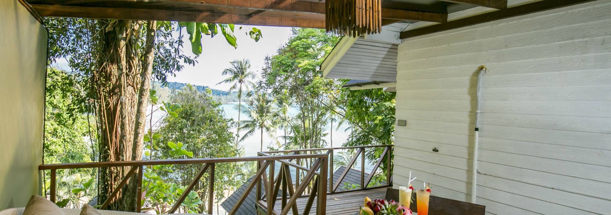 away-resort-koh-kood-deluxe-ocean-facing-bungalow-terras-thailandtravel