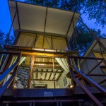 away-resort-koh-kood-duplex-bungalow-buitenkant-avond-thailandtravel