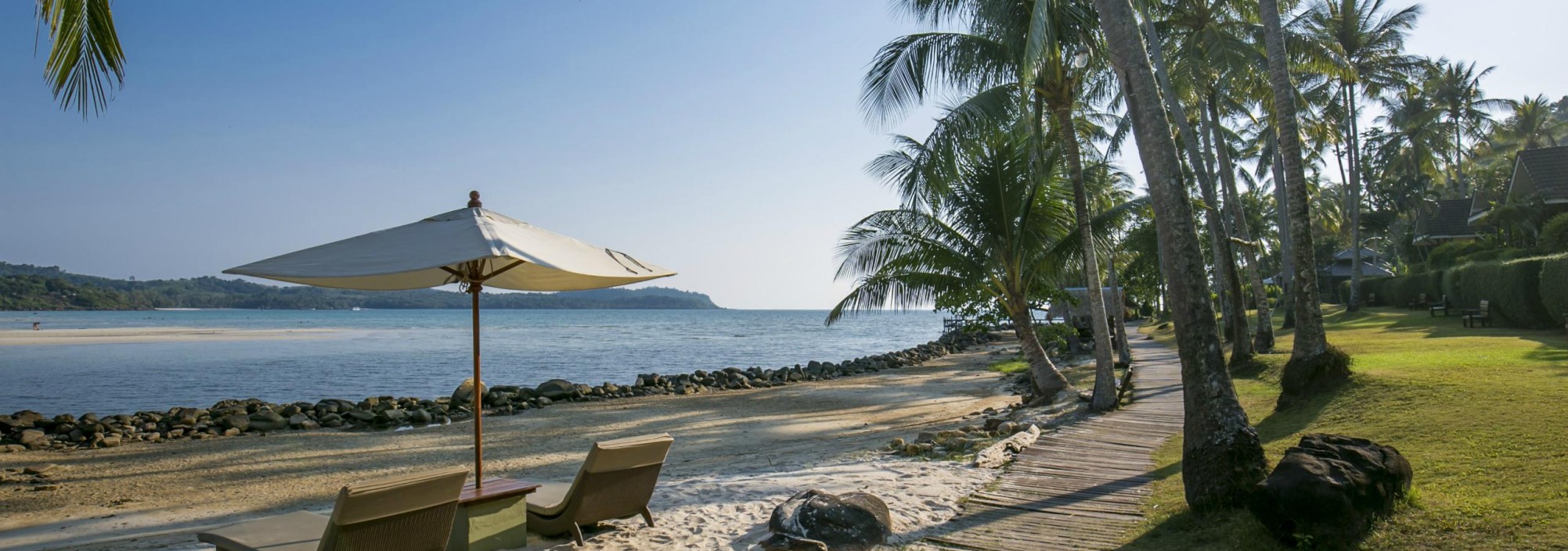 away-resort-koh-kood-palmen-strand-thailandtravel