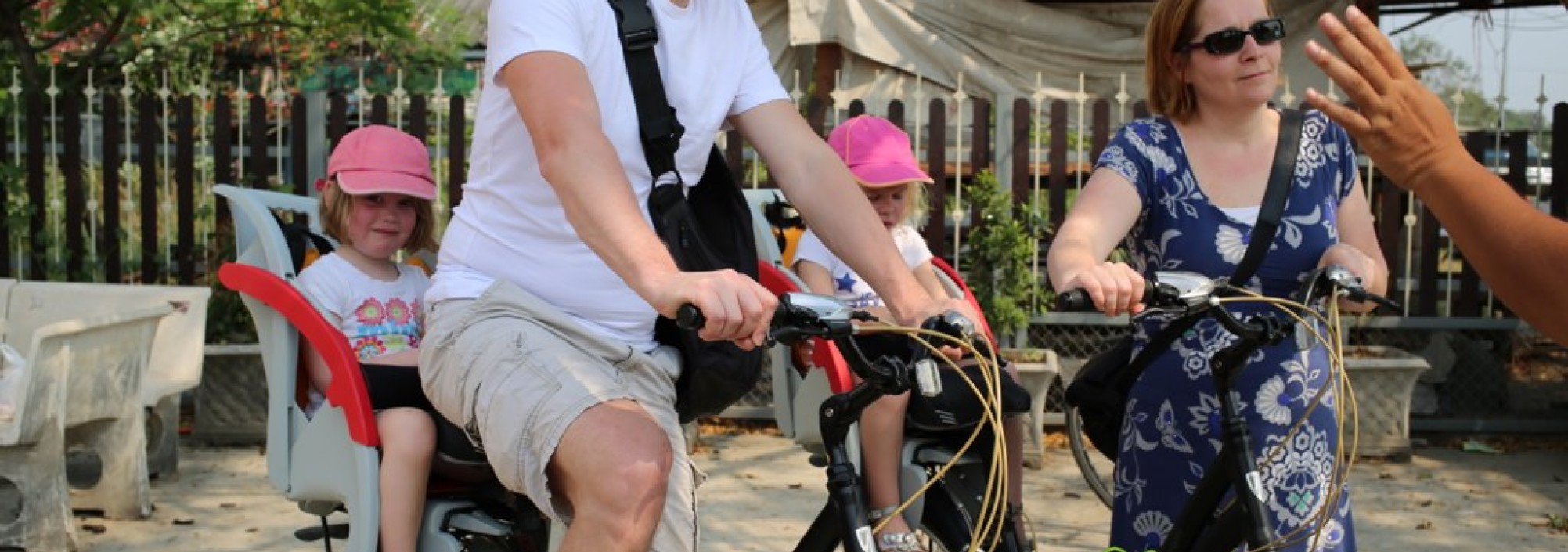 ayutthaya-fietsen-familie-thailandtravel