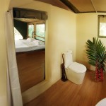 badkamer-luxury-floating-tent-rainforest-camp-elephant-hills-khasok-national-park-thailandtravel