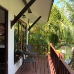 balkon-terras-deluxe-villa-baan-thai-house-ayutthaya-thailandtravel