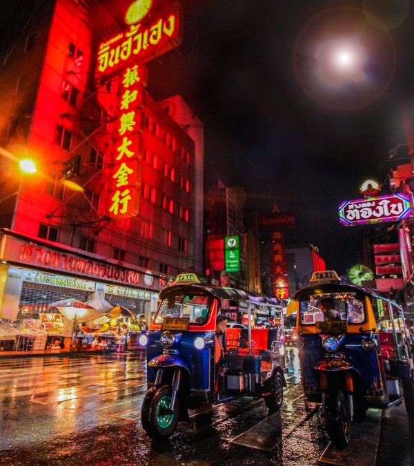bangkok-tuktuk-china-town-unsplash