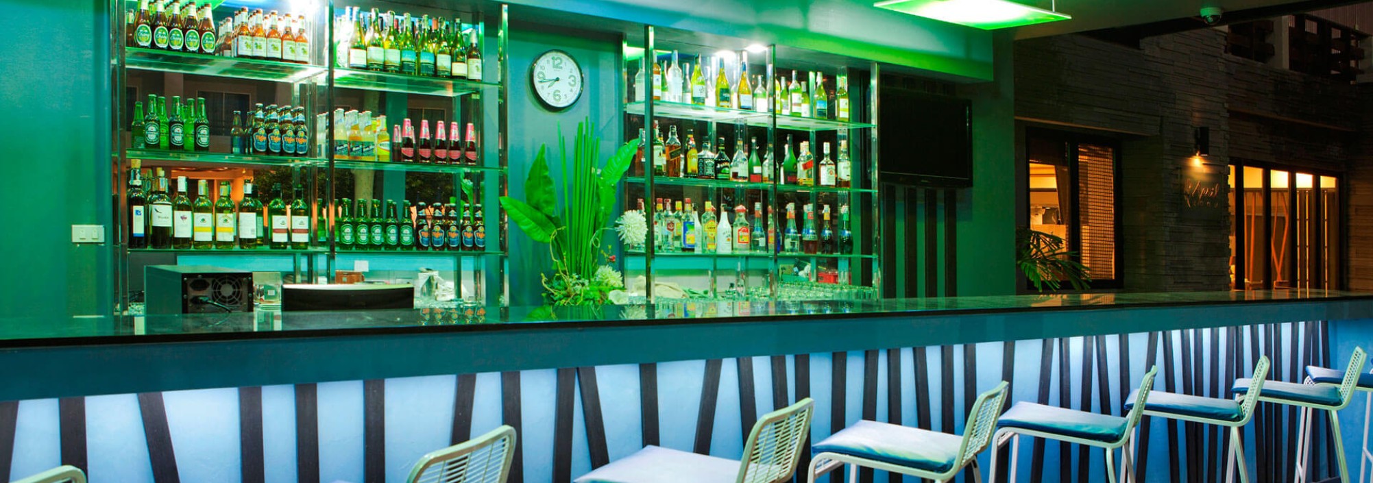 bar-areca-lodge-pattaya-thailandtravel