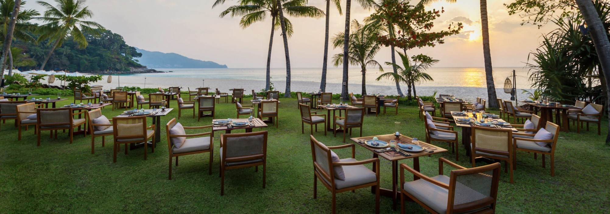 beach-restaurant-the-surin-phuket-thailandtravel
