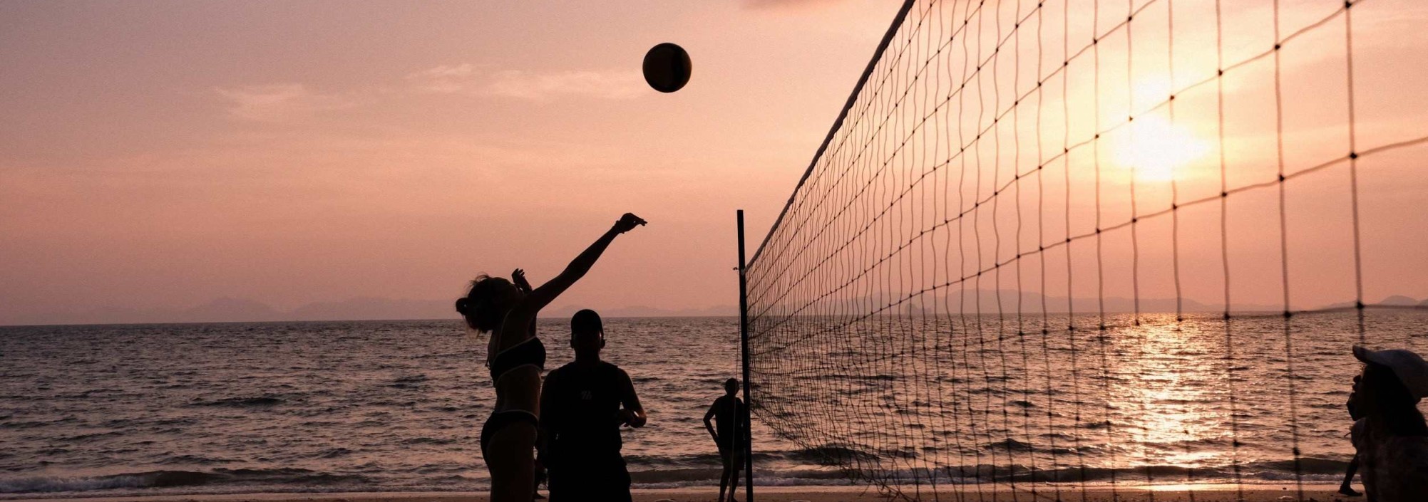 beach-volleyball-varana-krabi-thailandtravel