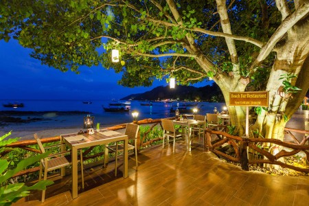 beachbar-restaurant-phi-phi-natural-resort-thailandtravel