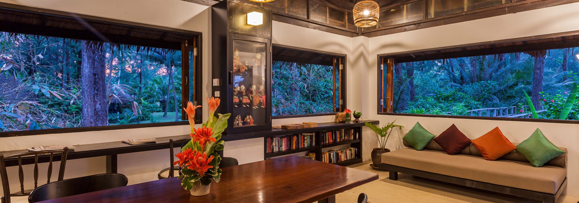 bibliotheek-haadson-resort-khao-lak