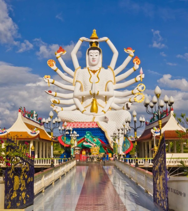 big-guan-yim-at-wat-plai-laem-koh-samui-thailandtravel