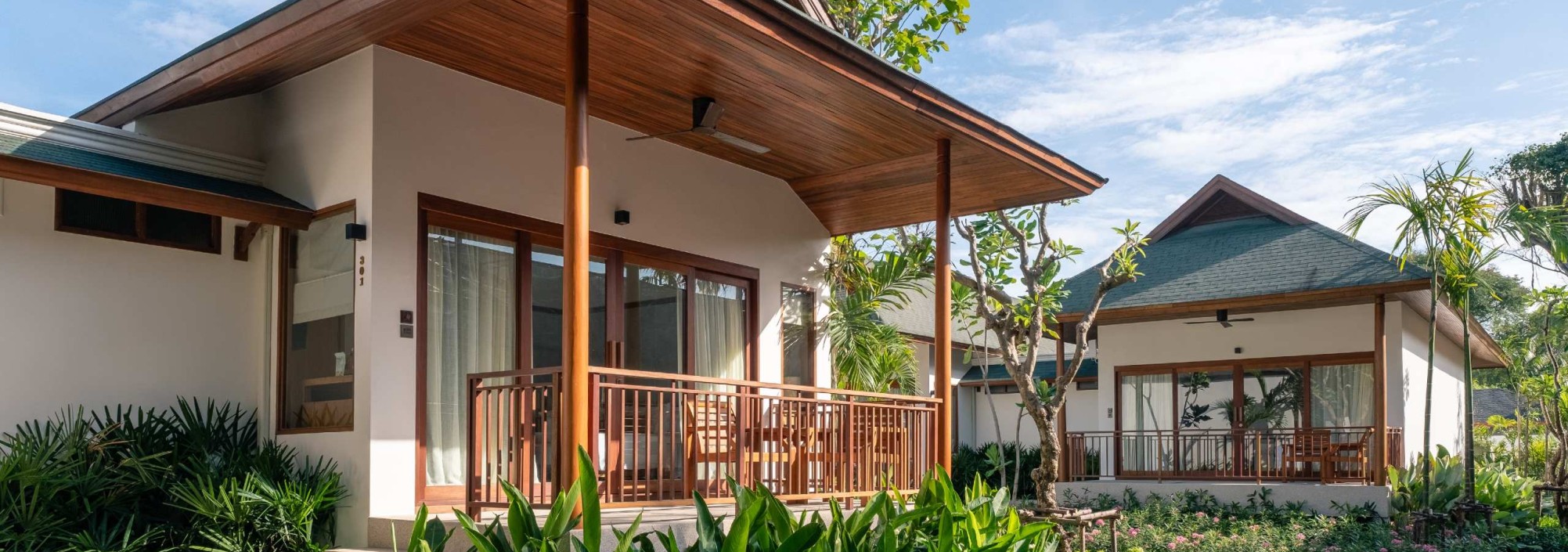 buiten-deluxe-room-banana-fan-resort-koh-samui-thailandtravel