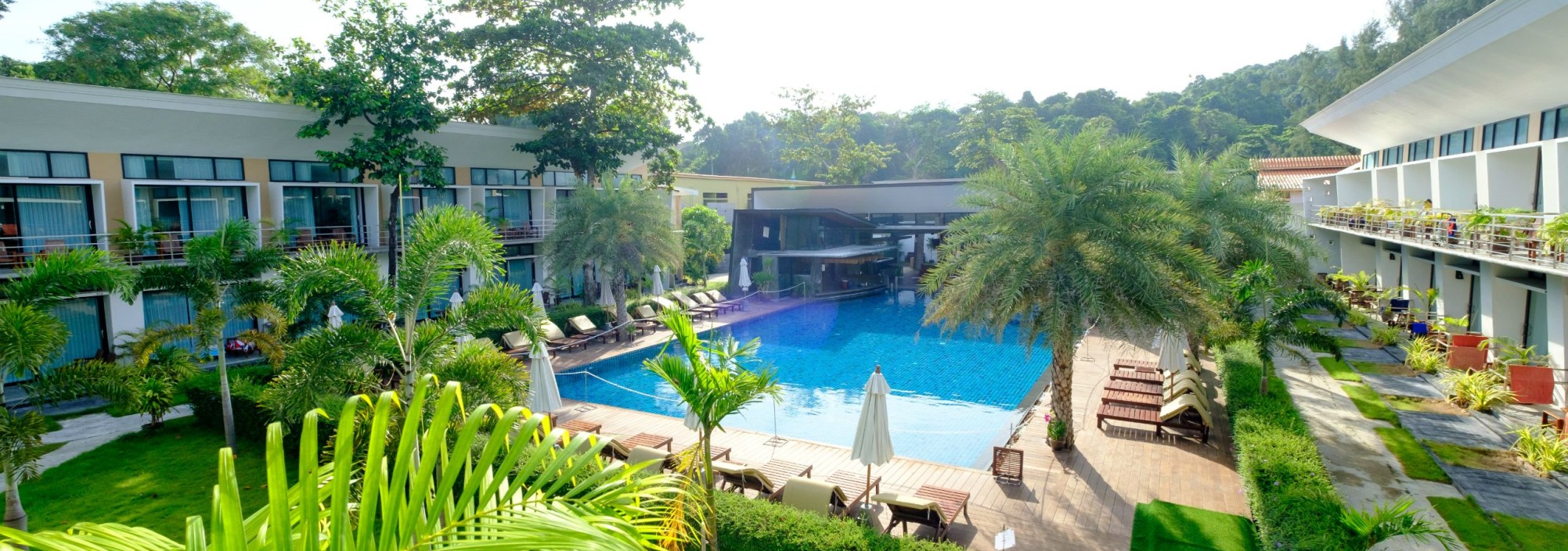 bundhaya-resort-koh-lipe-deluxe-room-pool-thailandtravel