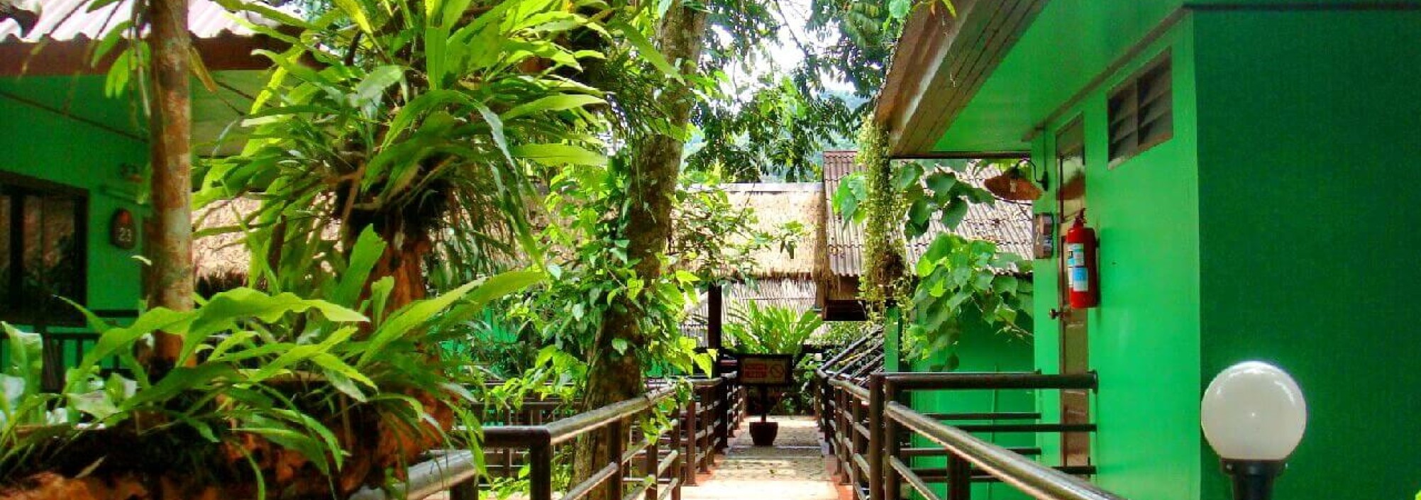 bungalows-khao-sok-river-lodge-thailandtravel