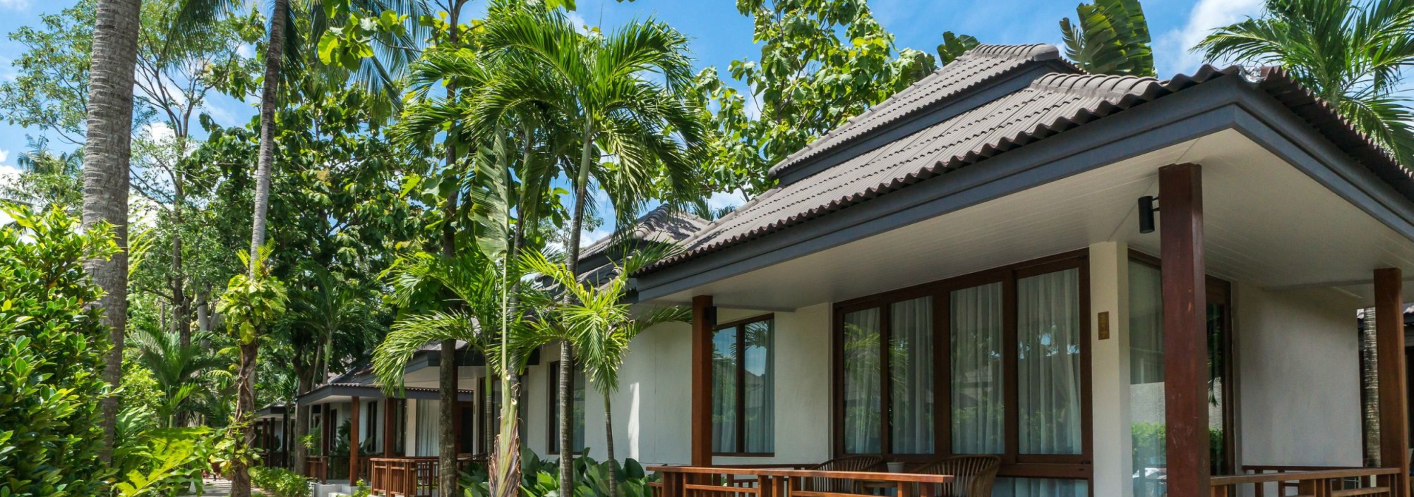 bungalows-peace-resort-samui-thailand-travel