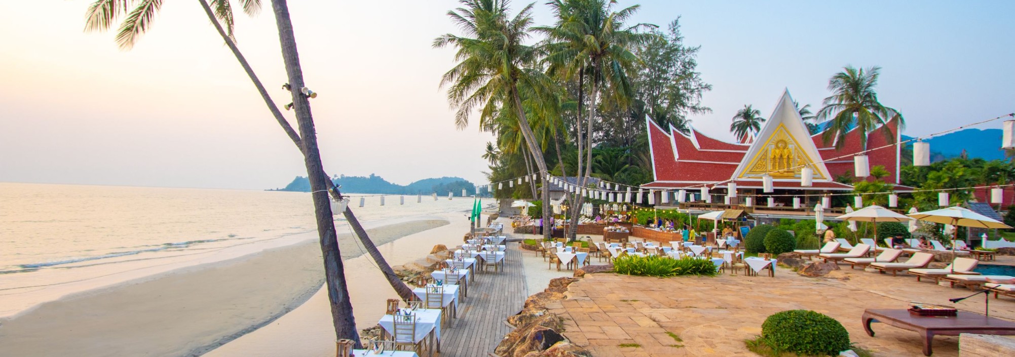 by-the-sea-restaurant-and-bar-santhiya-koh-chang-thailandtravel