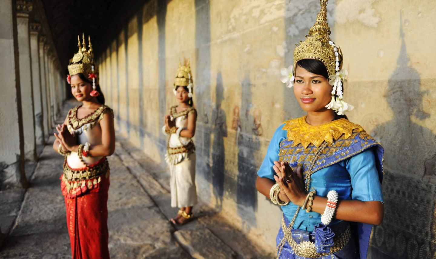 cambodian-greeting-style-thailandtravel