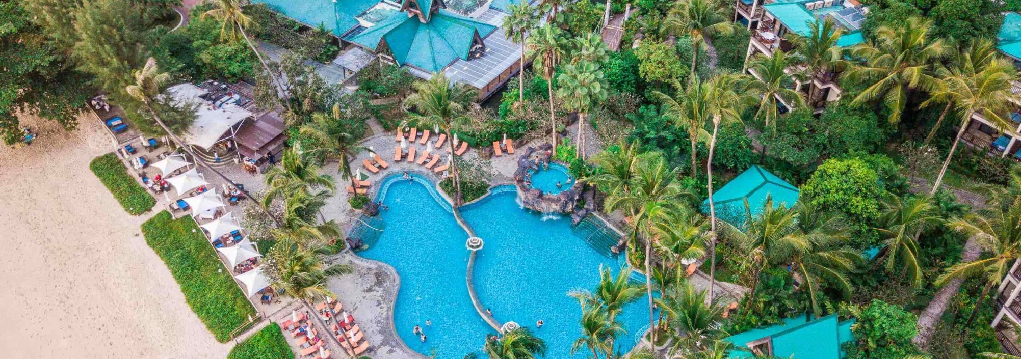 centara-grand-beach-resort-krabi-aerial-view-zwembad-thailandtravel-2-