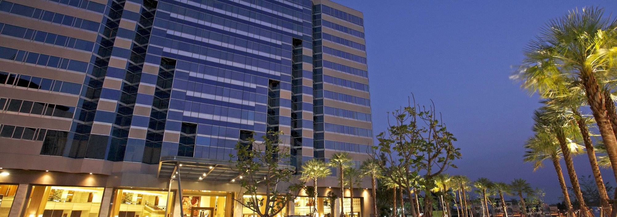 centara-hotel-udon-thani-buitenkant-thailandtravel