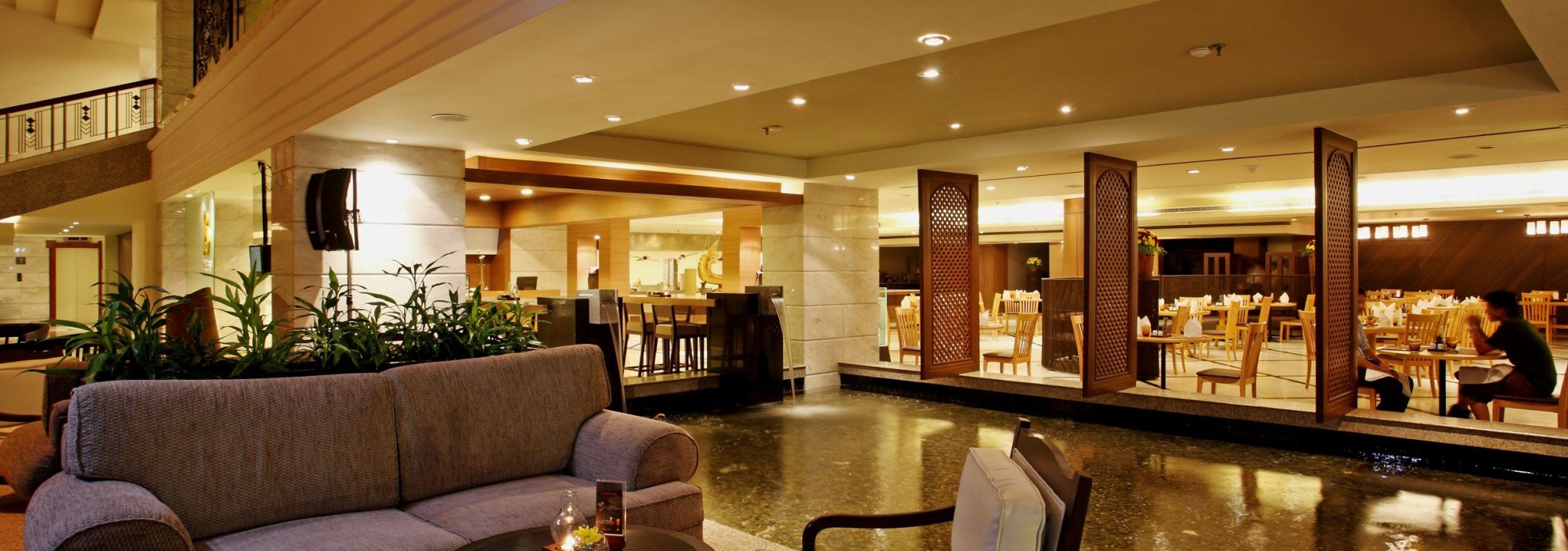 centara-hotel-udon-thani-lobby-lounge-thailandtravel