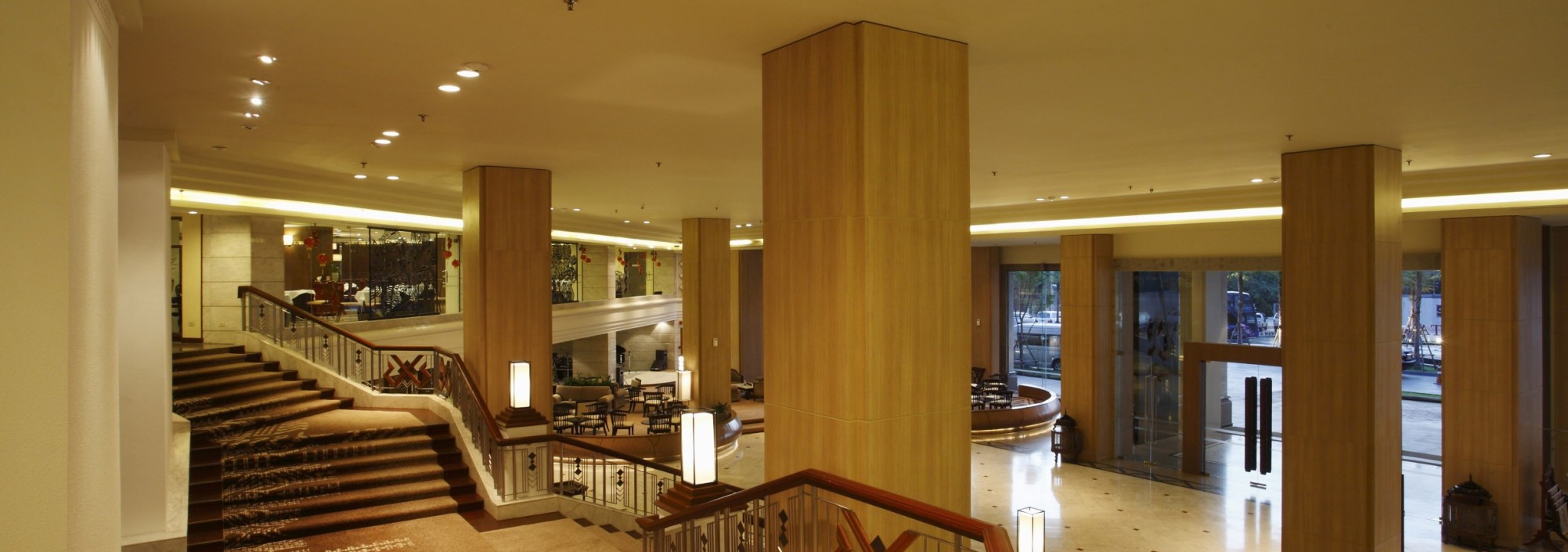 centara-hotel-udon-thani-lobby-thailandtravel