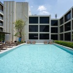 centara-life-bangkok-phra-nakhon-zwembad