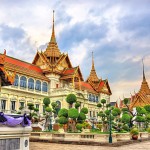 chakri-maha-prasat-hall-at-the-grand-palace-in-bangkok-thailandtravel
