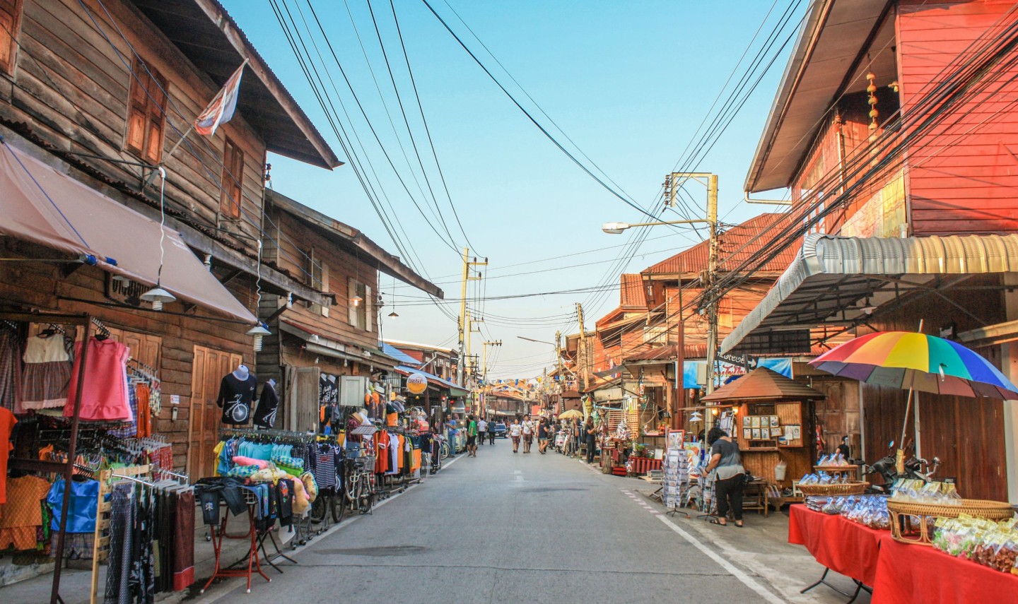 chiang-khan-walking-street-isan-noord-oost-thailand-thailandtravel