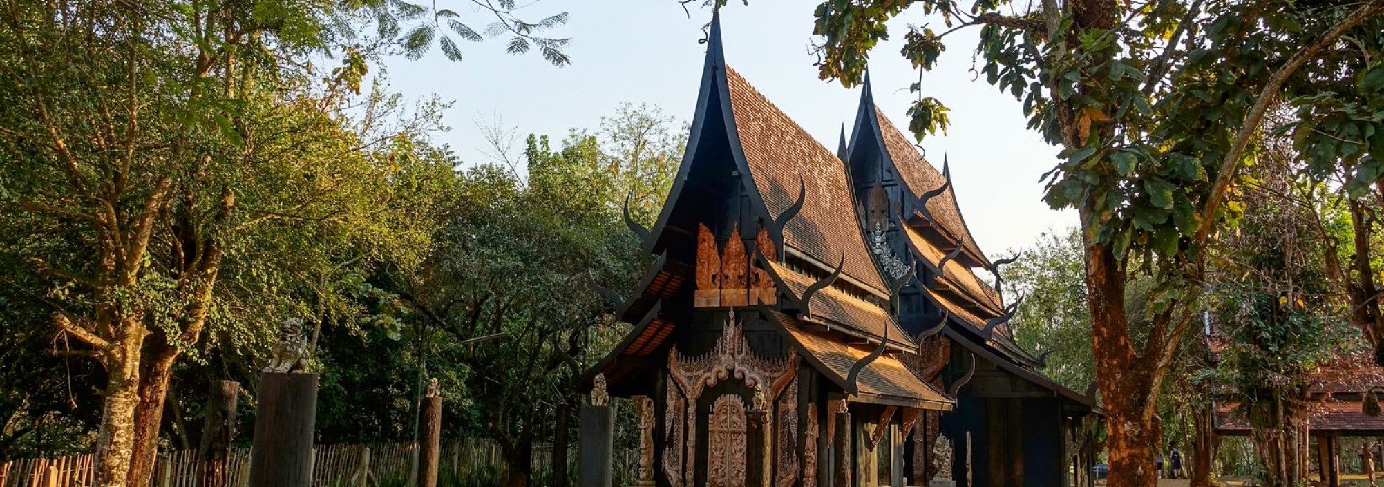chiang-rai-black-house-excursie-thailandtravel