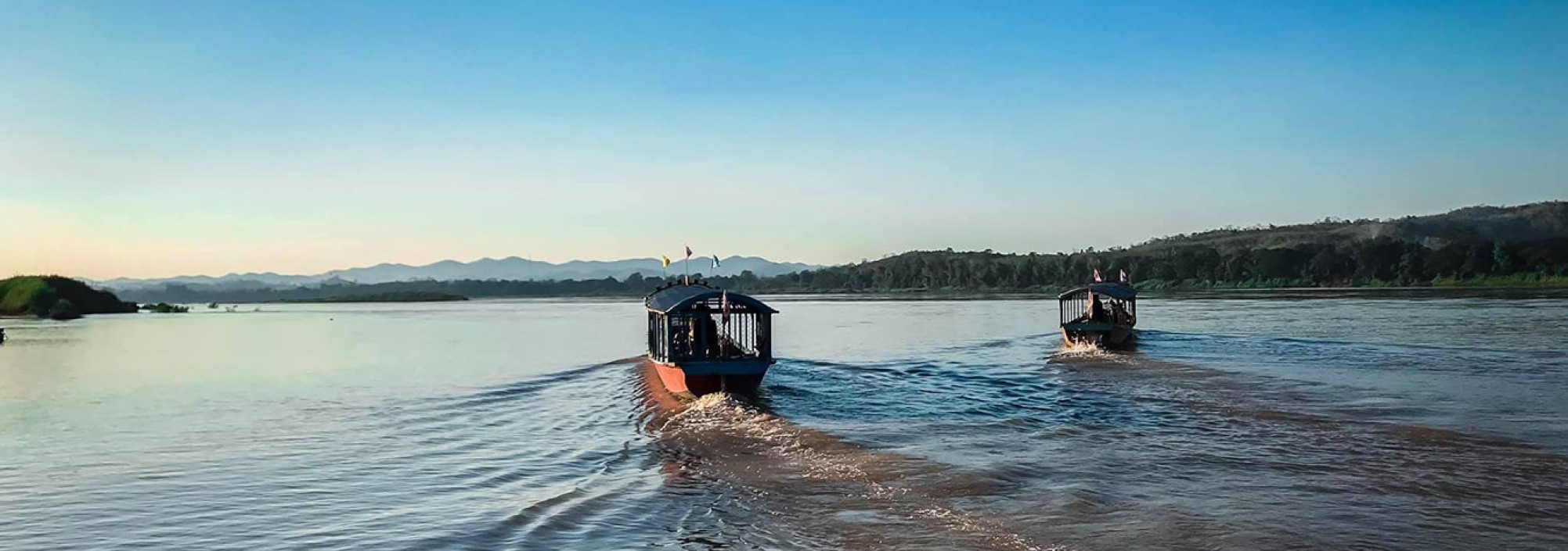chiangkhan-mountain-river-resort-boottocht-thailandtravel