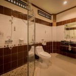 chiangkhan-mountain-river-resort-deluxe-room-badkamer-thailandtravel