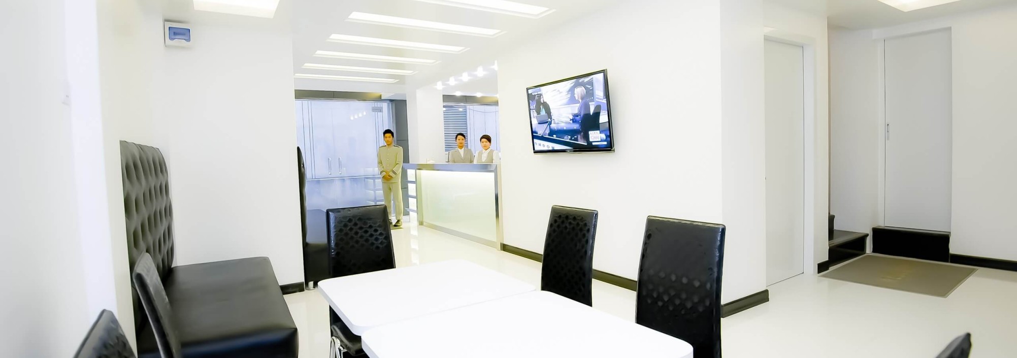 clover-city-center-hotel-lobby-yangon-myanmar