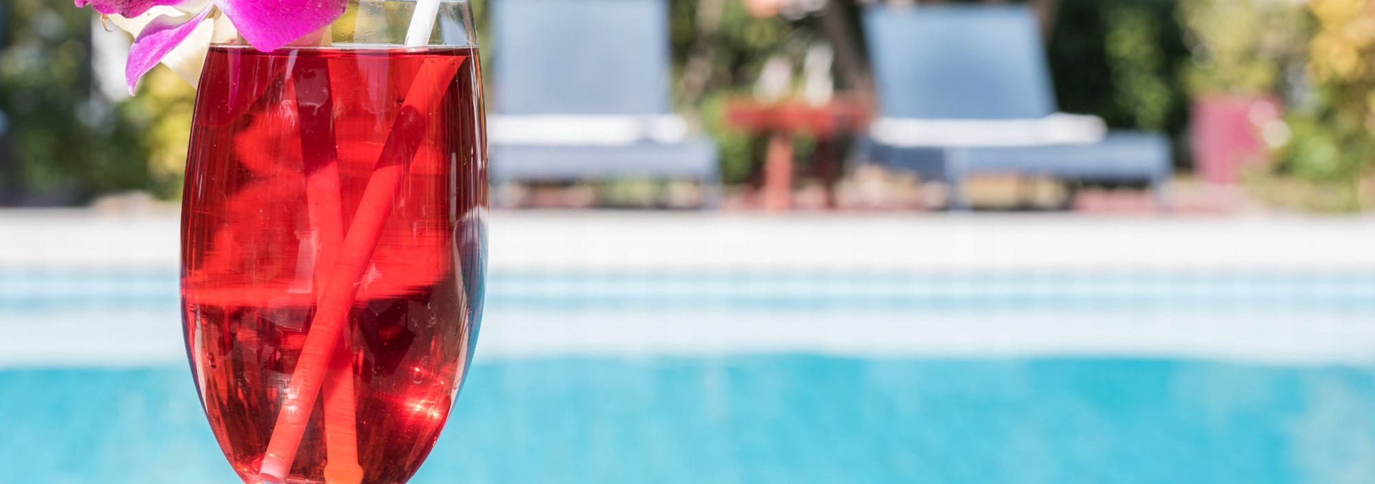 cocktail-at-pool-eco-valley-lodge-khao-yai