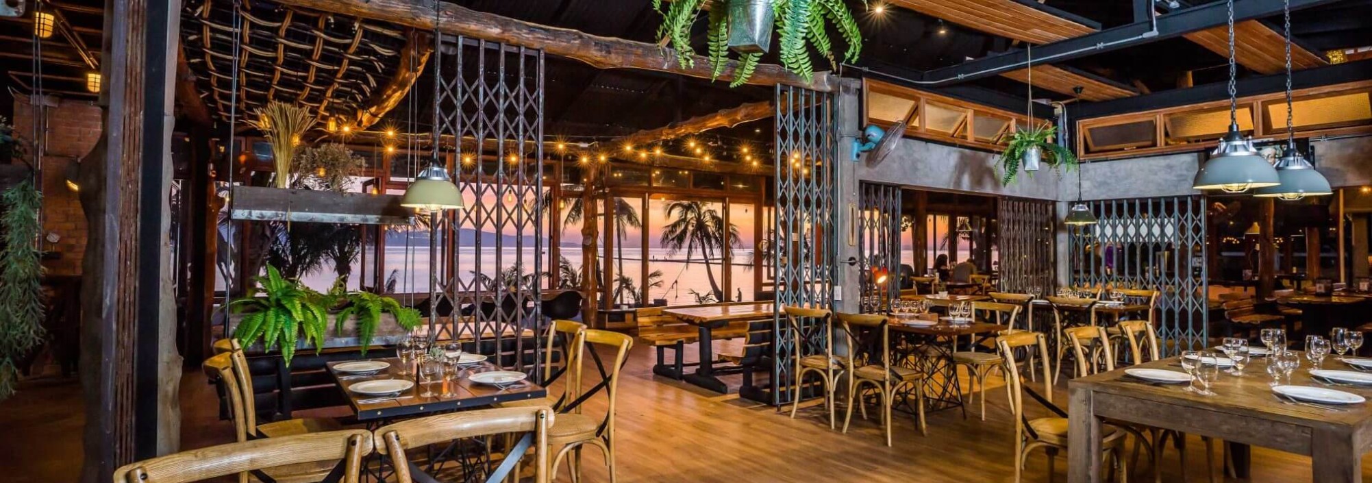 cocohut-beach-resort-restaurant-koh-phangan-thailandtravel