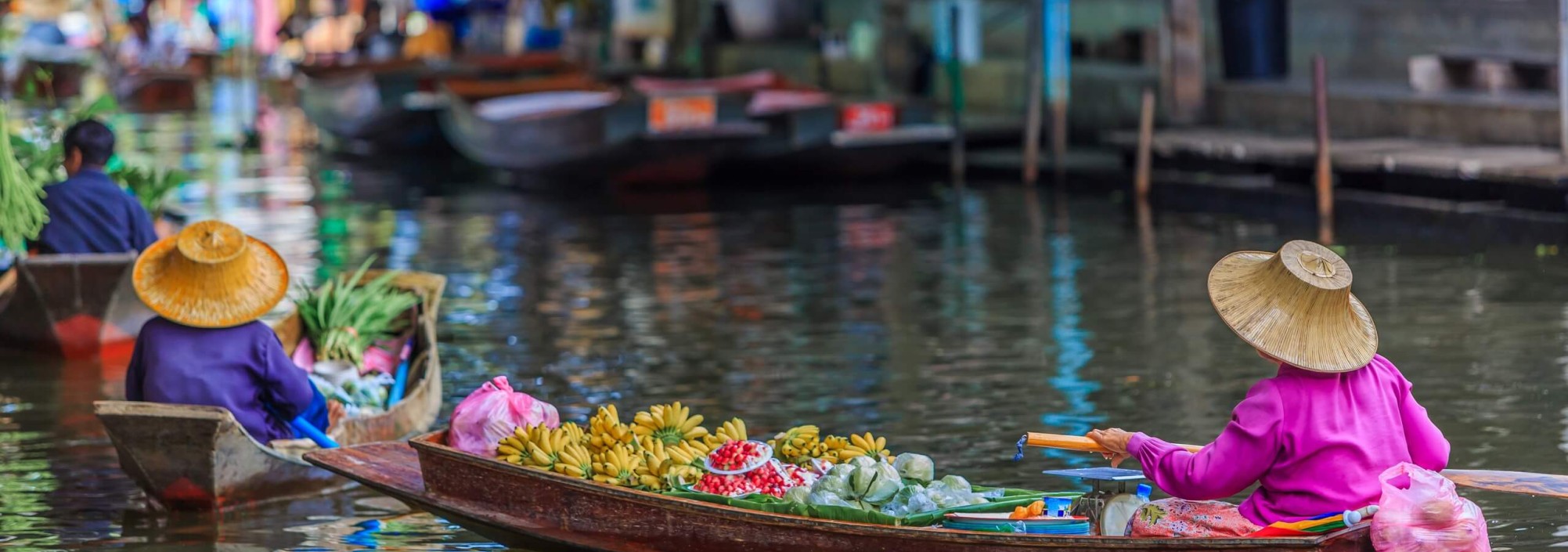 damnoen-saduak-floating-market-bangkok-thailand-travel