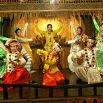 dansvoorstelling-river-kwai-jungle-rafts-kanchanaburi-thailandtravel