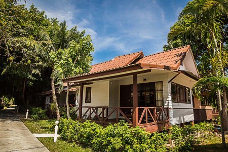 deluxe-bungalow-cocopalm-beach-resort-samui-thailandtravel