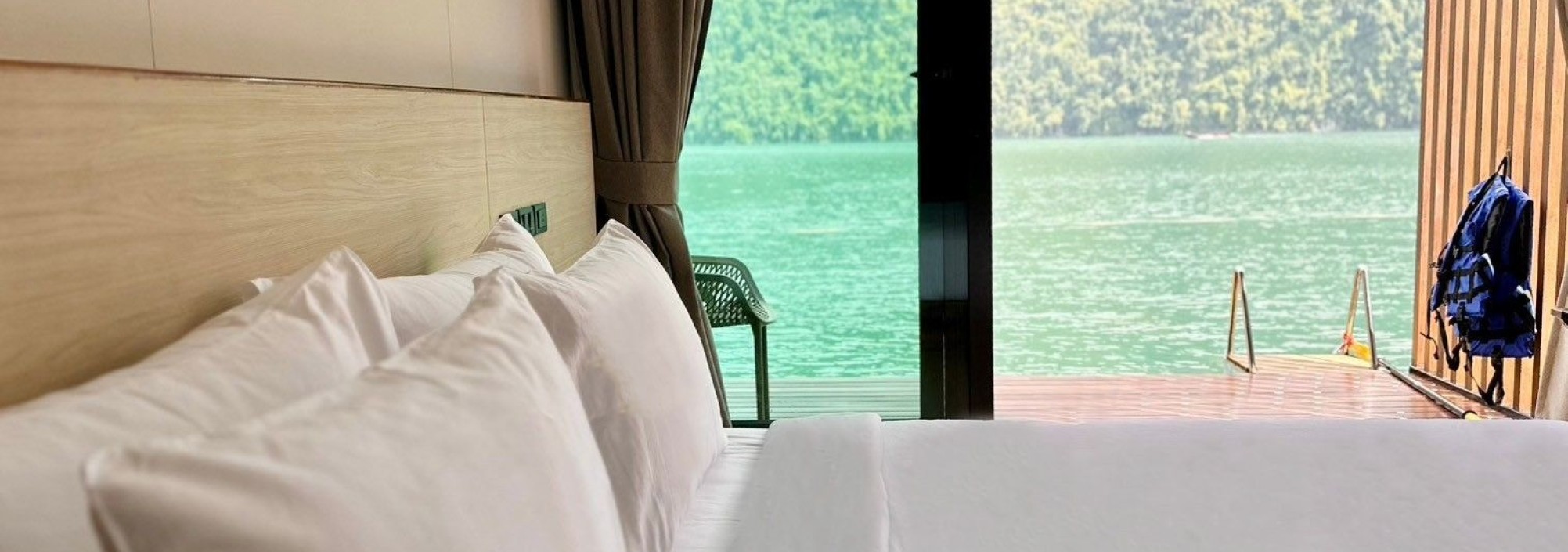 deluxe-room-360-issara-floating-resort-khao-sok-lake-thailandtravel