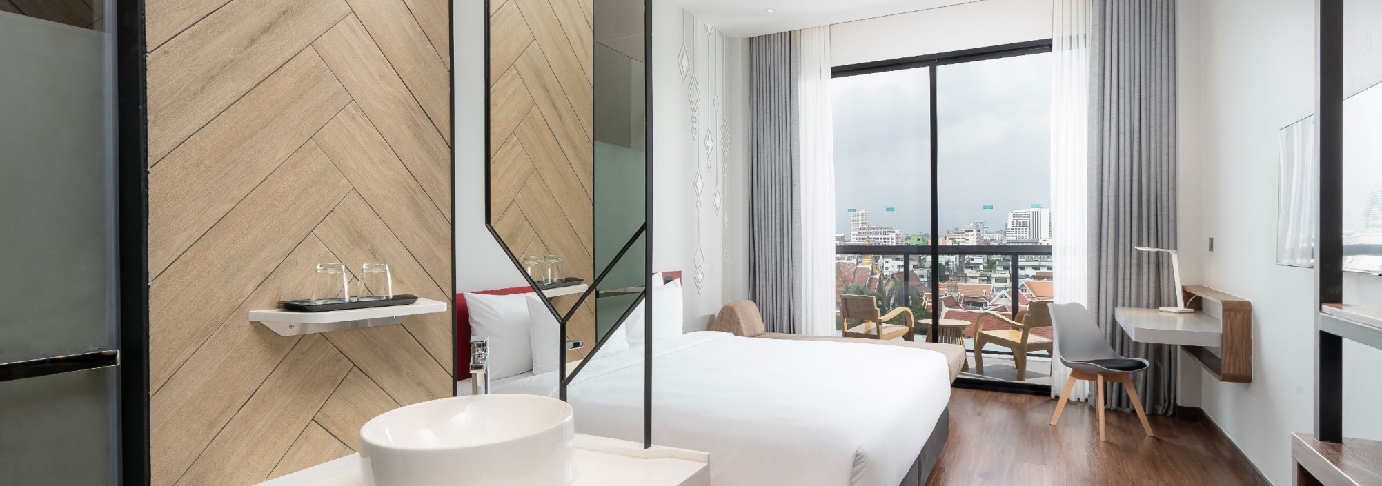 deluxe-room-centara-life-bangkok-phra-nakhon