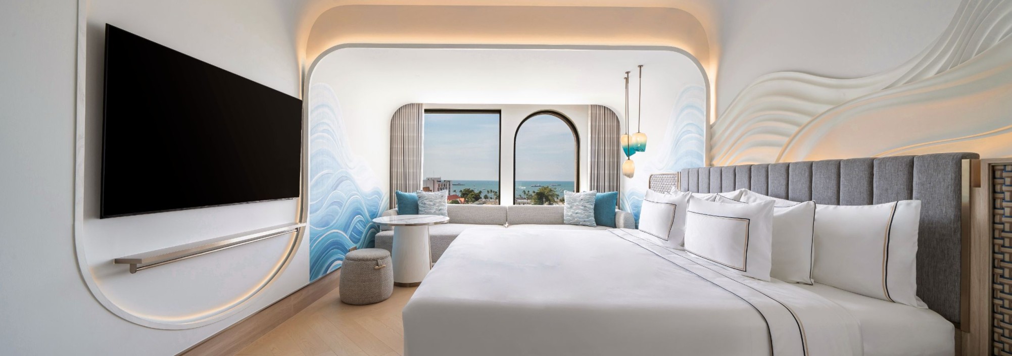 deluxe-sea-view-king-bed-melia-pattaya-thailandtravel