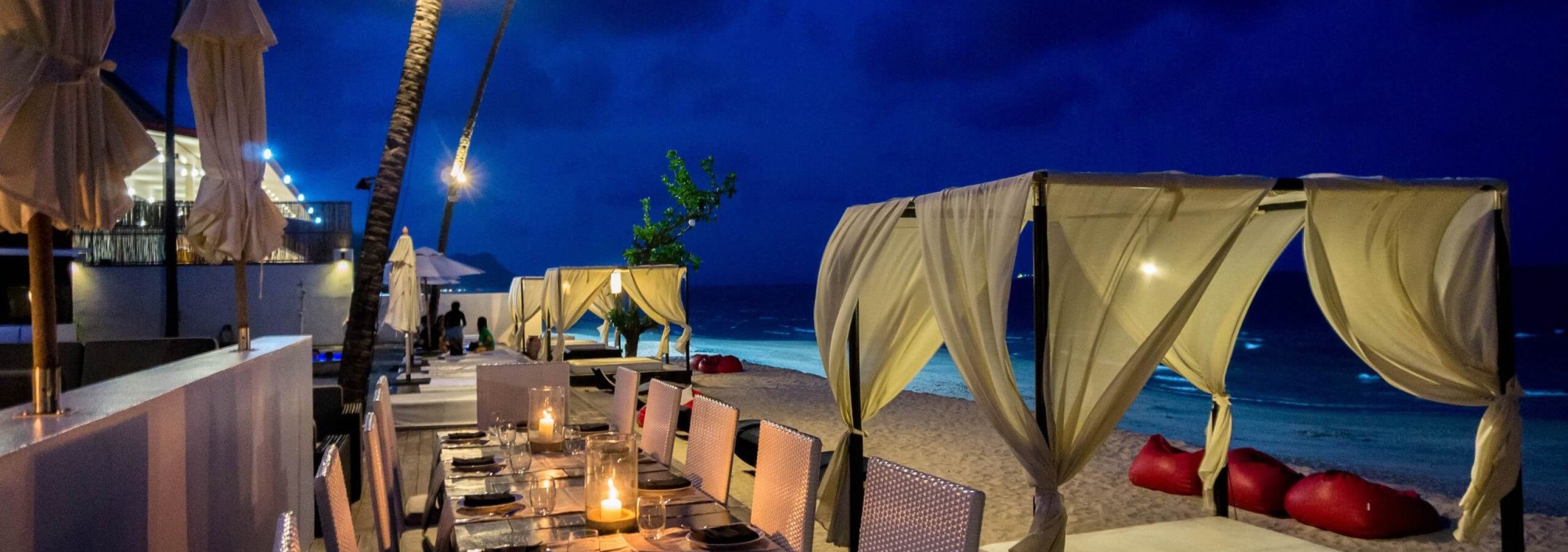 diner-strand-aava-resort-khanom