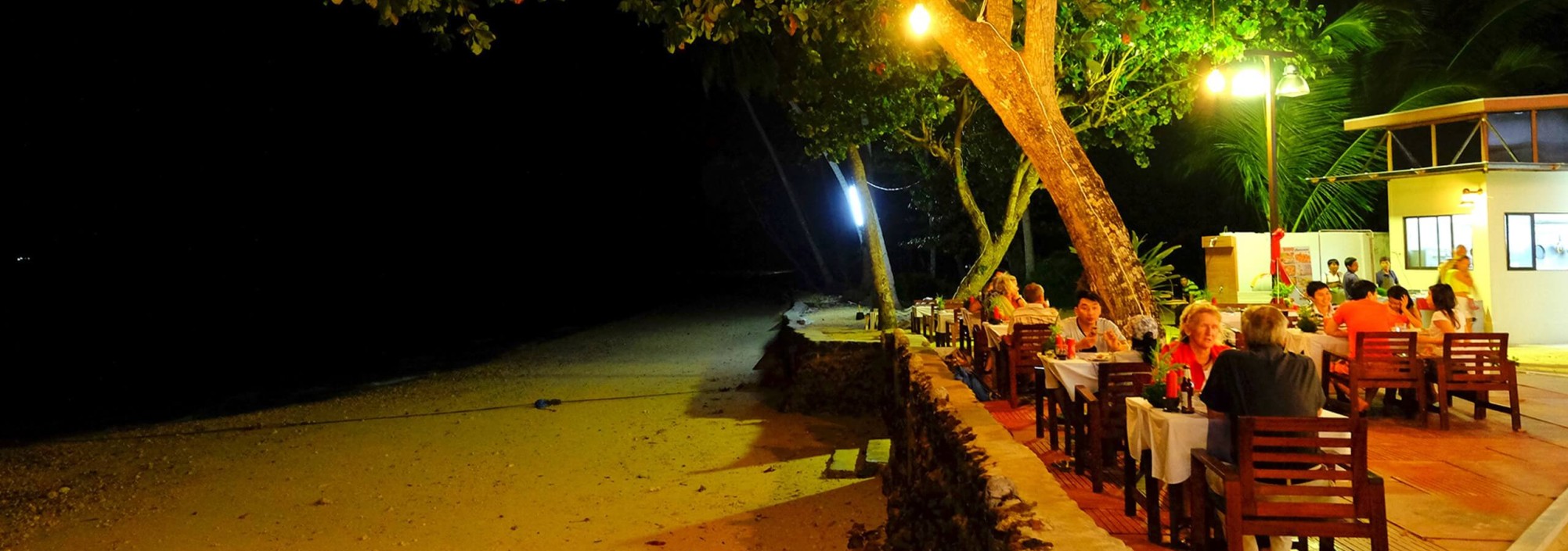 dining-area-koh-hai-fantasy-resort-thailandtravel