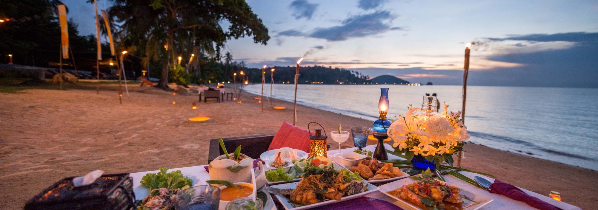 dinner-at-the-beach-seavana-beach-resort-koh-mak